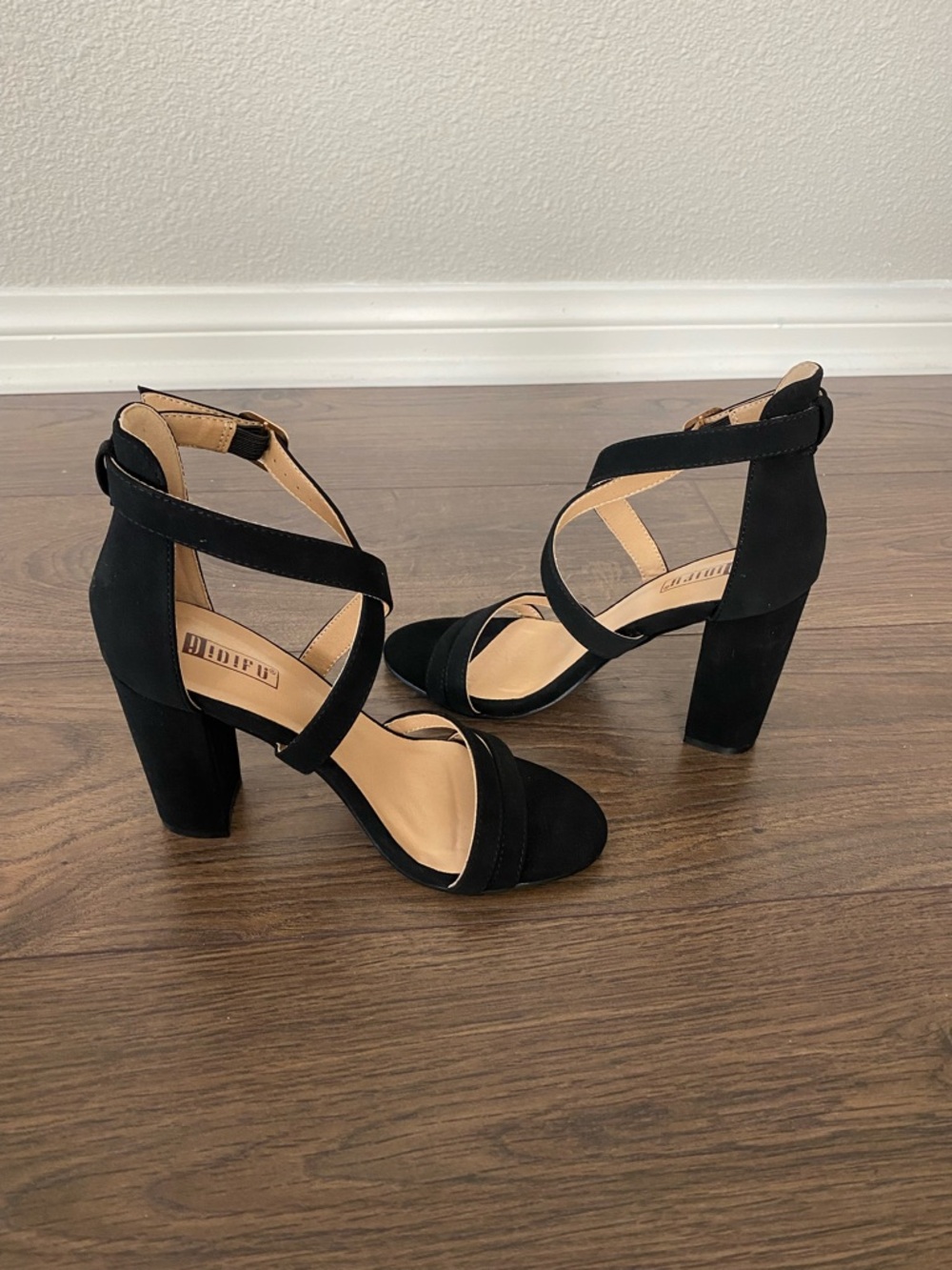 New IDIFU Black Suede Block Heel Sandals